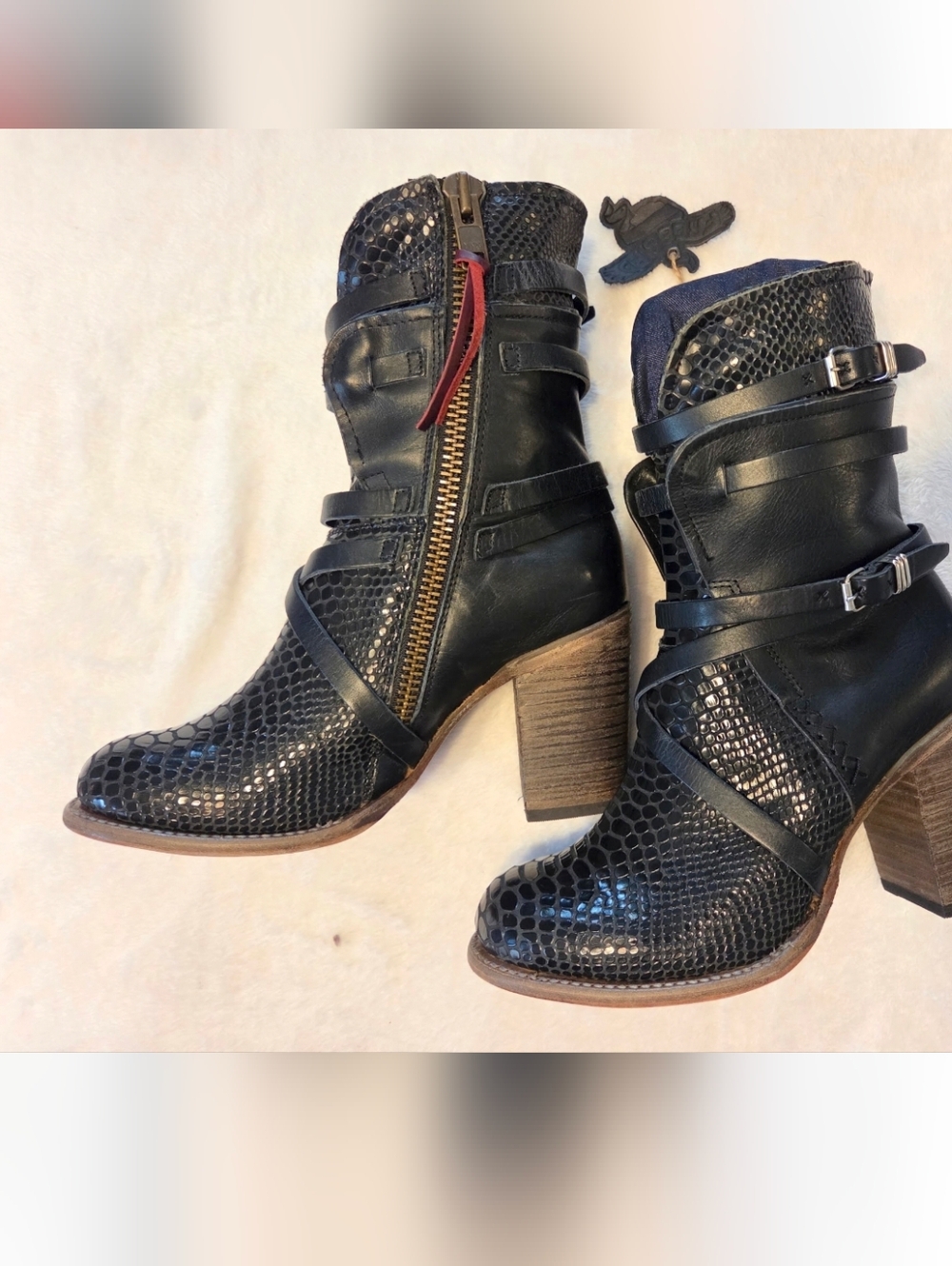Nwt FREEBIRD BAKER HEELED BOOTS BLACK LEATHER - Size 10 - Picture 2 of 8